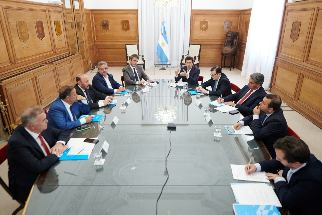 *EN BUENOS AIRES, CAPITANICH SE REUNIÓ CON MASSA Y GOBERNADORES DEL NORTE GRANDE PARA DEFINIR LA PRÓXIMA GIRA A ESTADOS UNIDOS*