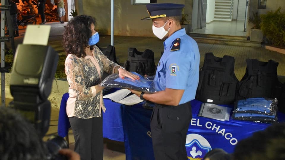 VILLA ANGELA: PAPP ACOMPAÑÓ A LA MINISTRA DE SEGURIDAD EN LA ENTREGA DE ELEMENTOS DE TRABAJO PARA LA POLICÍA
