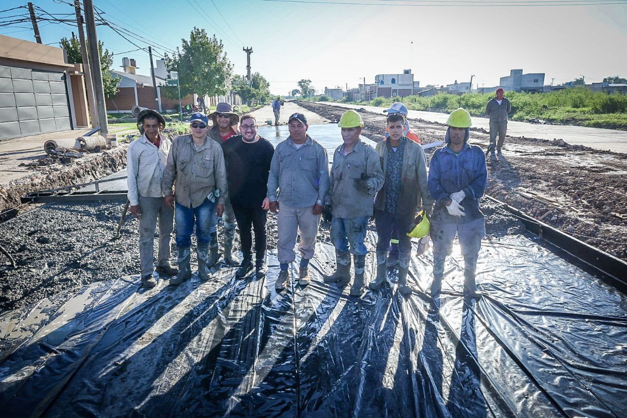 *MÁS OBRAS PARA RESISTENCIA: AVANZA LA PAVIMENTACIÓN DE LAS AVENIDAS CORONEL FALCÓN Y MAC LEAN*