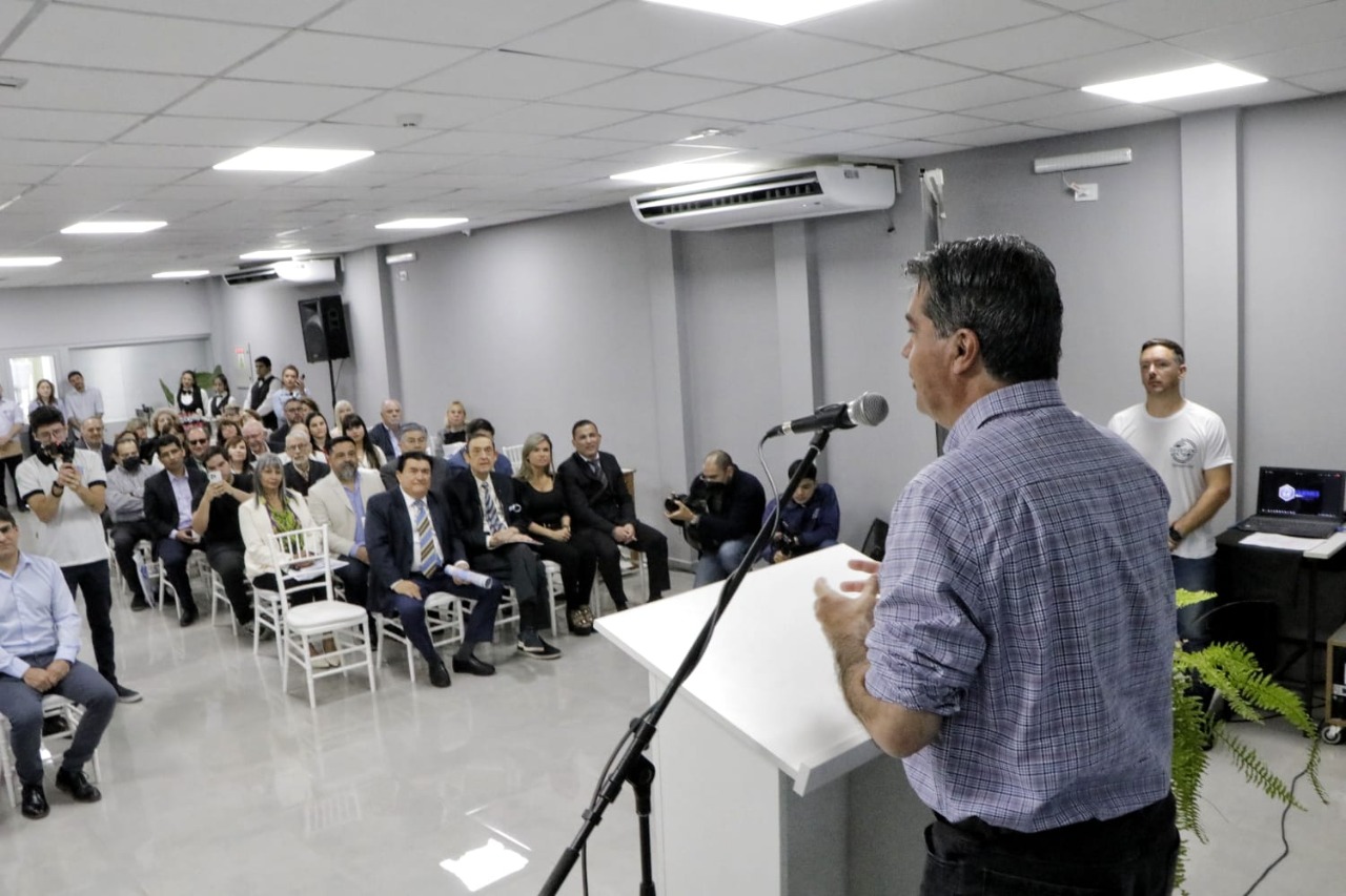 *CAPITANICH PARTICIPÓ DE LA INAUGURACIÓN DEL LABORATORIO GÜEMES CONSTRUIDO CON OPERATORIA DEL NUEVO BANCO DEL CHACO*