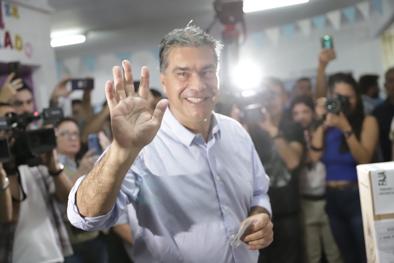 *Capitanich emitió su voto: “Hoy va a ser un día de alegría, de esperanza, en el que el  pueblo chaqueño se va a expedir con su voto”*