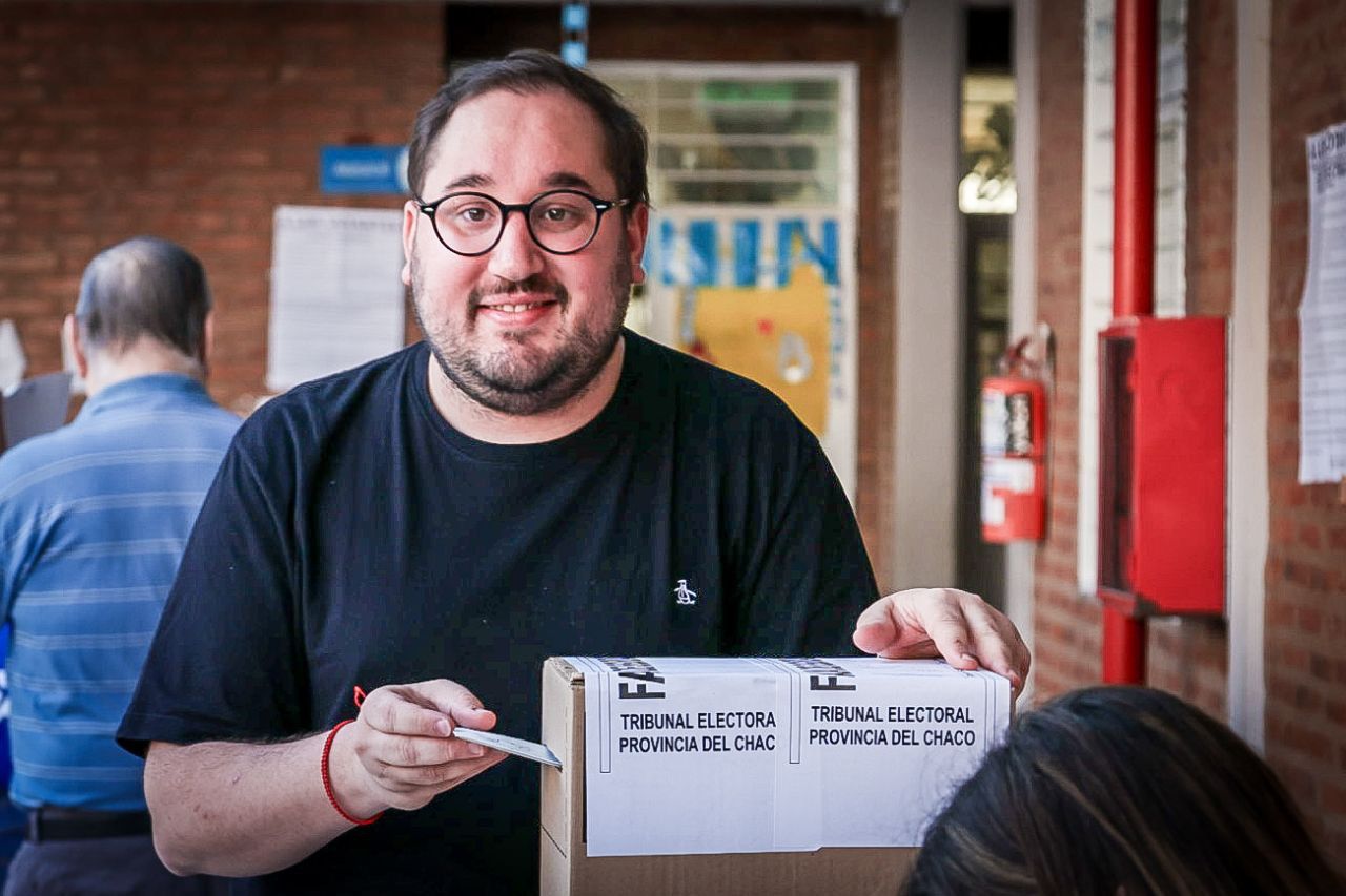 *Votó Santiago Pérez Pons: “Tenemos gran expectativa; es importantísimo que todos nos expresemos”*