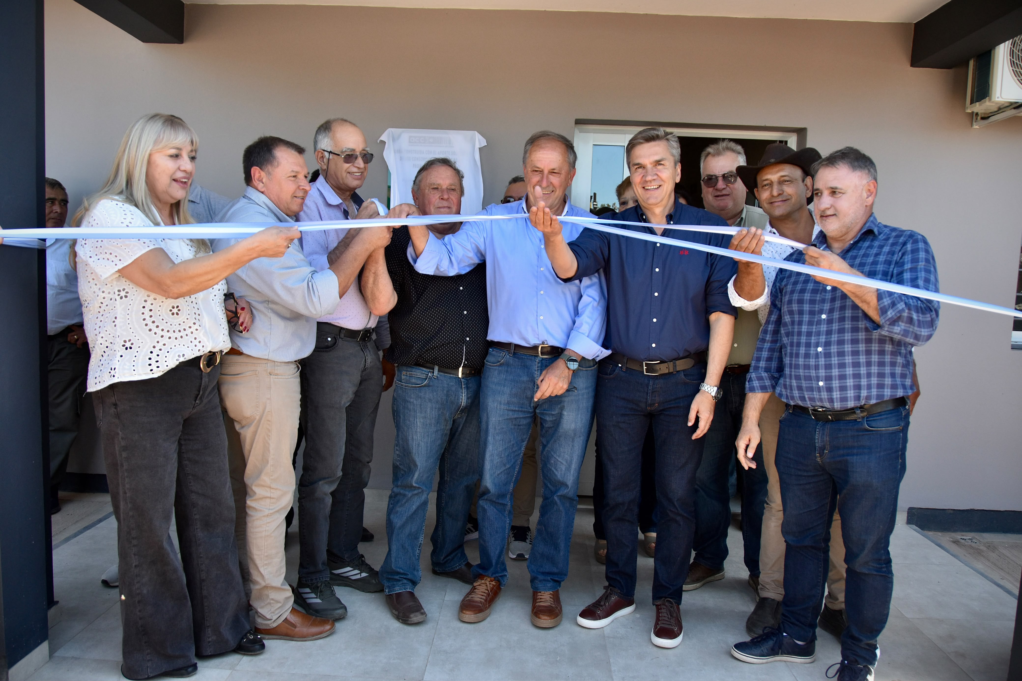 *CASTELLI: ZDERO INAUGUR&Oacute; EL NUEVO EDIFICIO Y ALBERGUES DE LOS CONSORCIOS CAMINEROS*