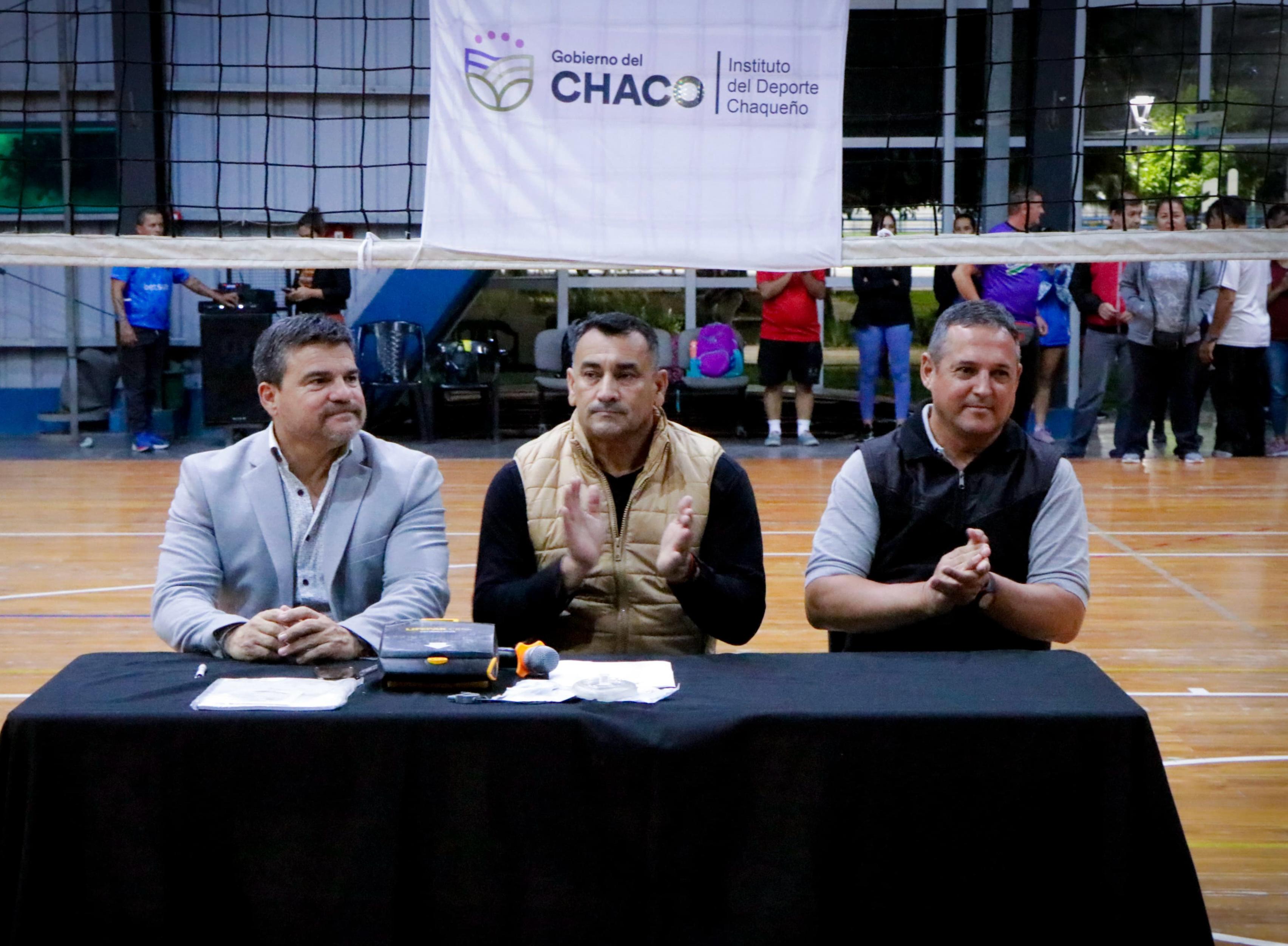 *EL INSTITUTO DEL DEPORTE CHAQUEÑO MARCÓ EL INICIO DE ACTIVIDADES ACUÁTICAS EN EL JAIME ZAPATA Y ANUNCIÓ QUE SERÁ ZONA CARDIOPROTEGIDA*
