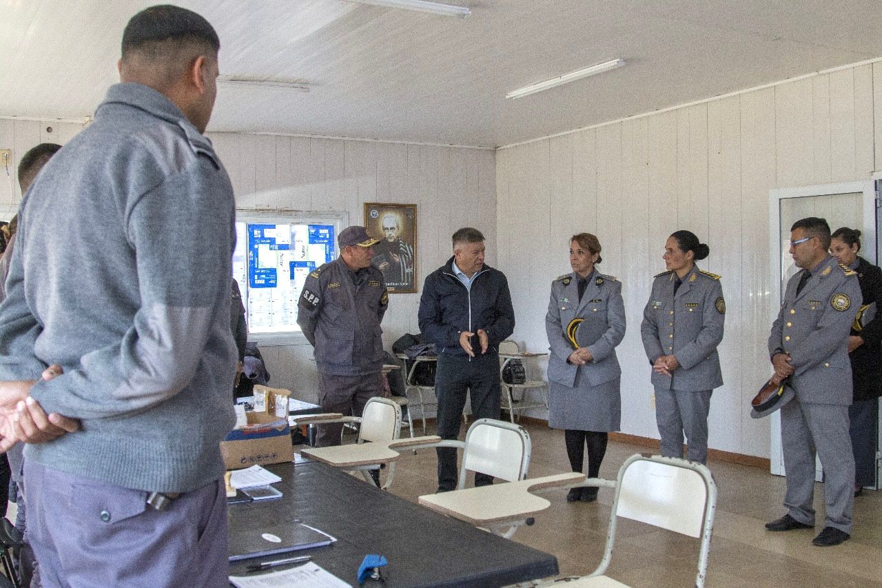 *SERVICIO PENITENCIARIO PROVINCIAL: EL MINISTRO DE SEGURIDAD ACOMPAÑÓ EL ACTO DE ASCENSO DEL PERSONAL*