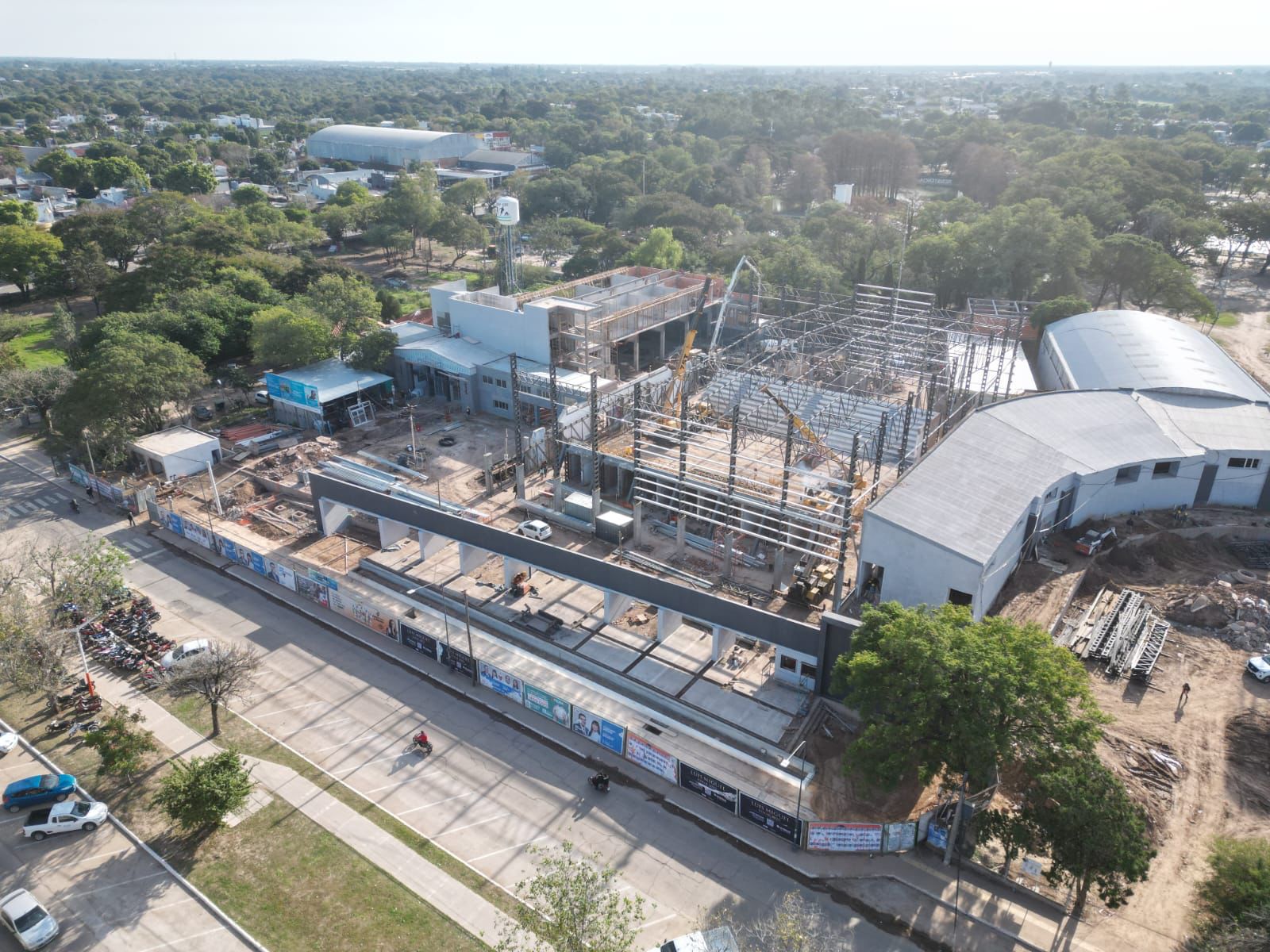*AVANZA LA CONSTRUCCIÓN DEL CEF N° 1: "ES LA OBRA MÁS EMBLEMÁTICA DE RESISTENCIA", DIJO CAPITANICH*