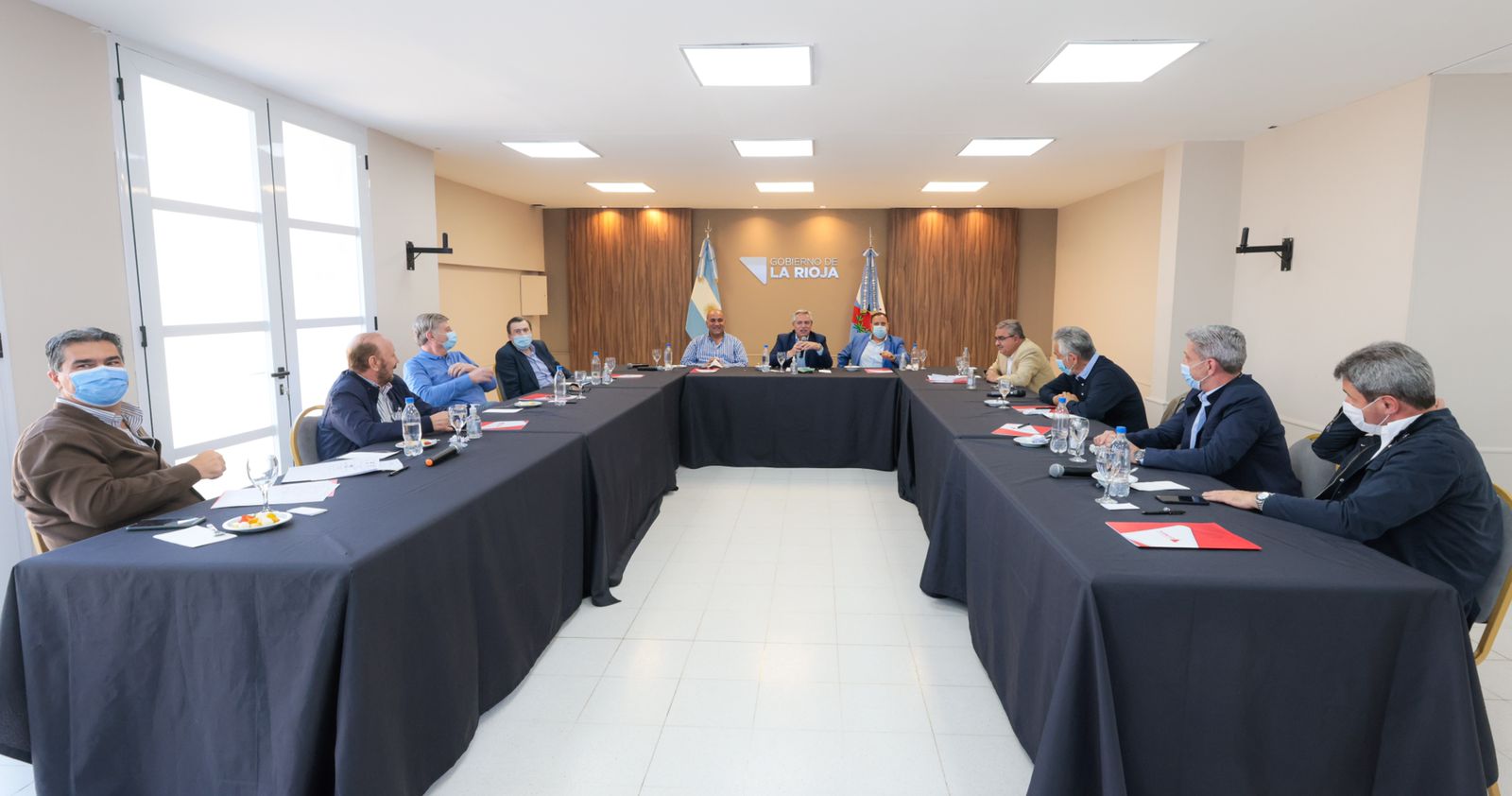 *LA RIOJA: CAPITANICH ACOMPAÑÓ AL PRESIDENTE ALBERTO FERNÁNDEZ EN REUNIÓN CON GOBERNADORES DEL FRENTE DE TODOS*
