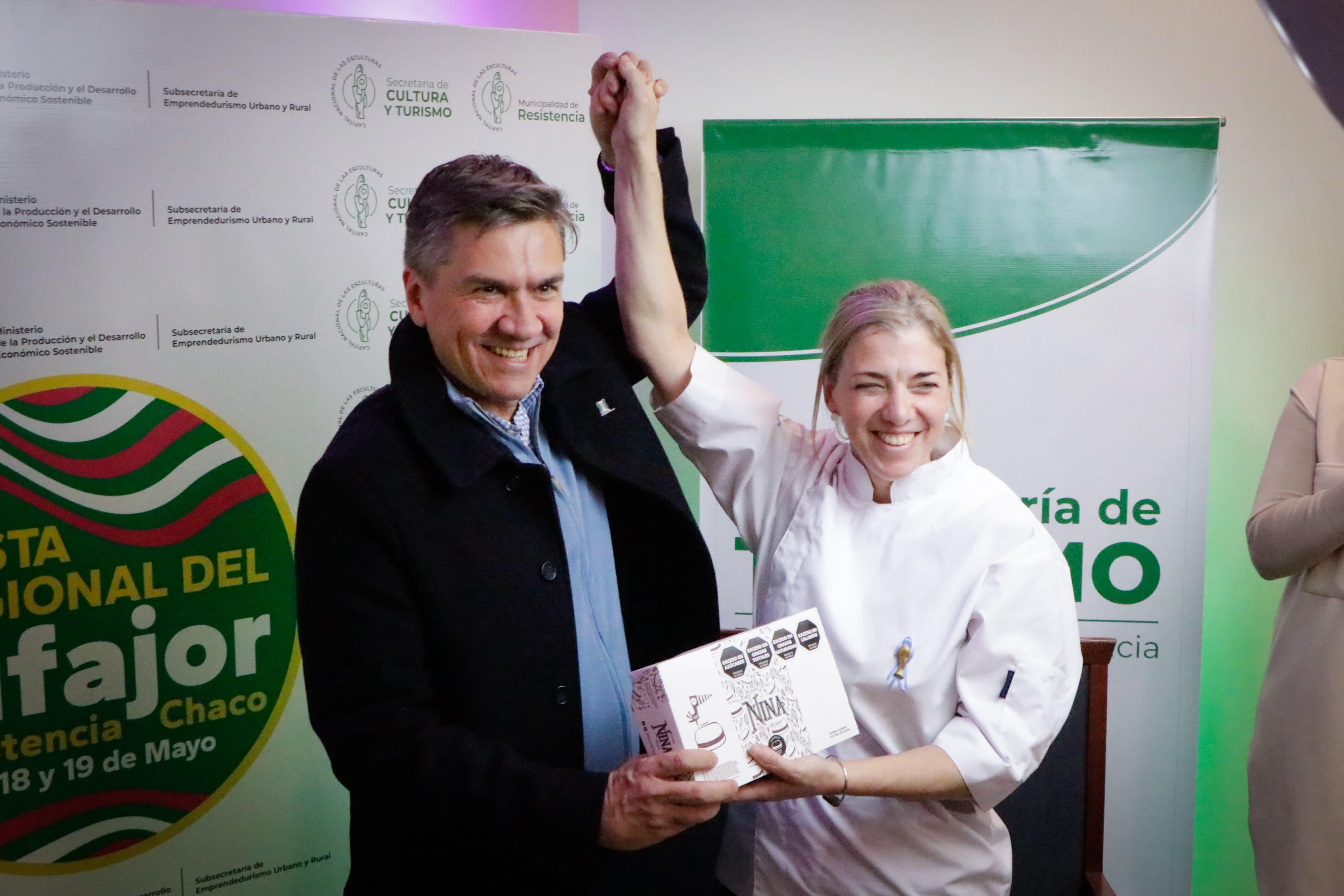 *EL GOBERNADOR ESTUVO ESTE SÁBADO EN LA EXITOSA FIESTA REGIONAL DEL ALFAJOR*
