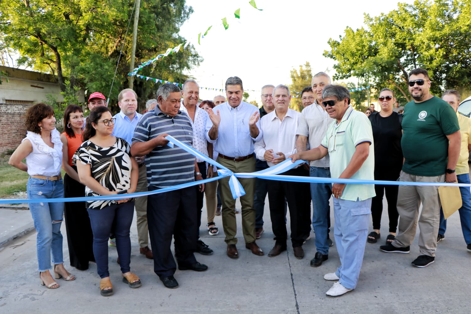 *OBRAS PARA EL SUDOESTE: CAPITANICH INAUGURÓ NUEVAS CUADRAS DE PAVIMENTO EN VILLA ÁNGELA Y LA REFACCIÓN INTEGRAL DEL REGISTRO CIVIL EN LA TIGRA*