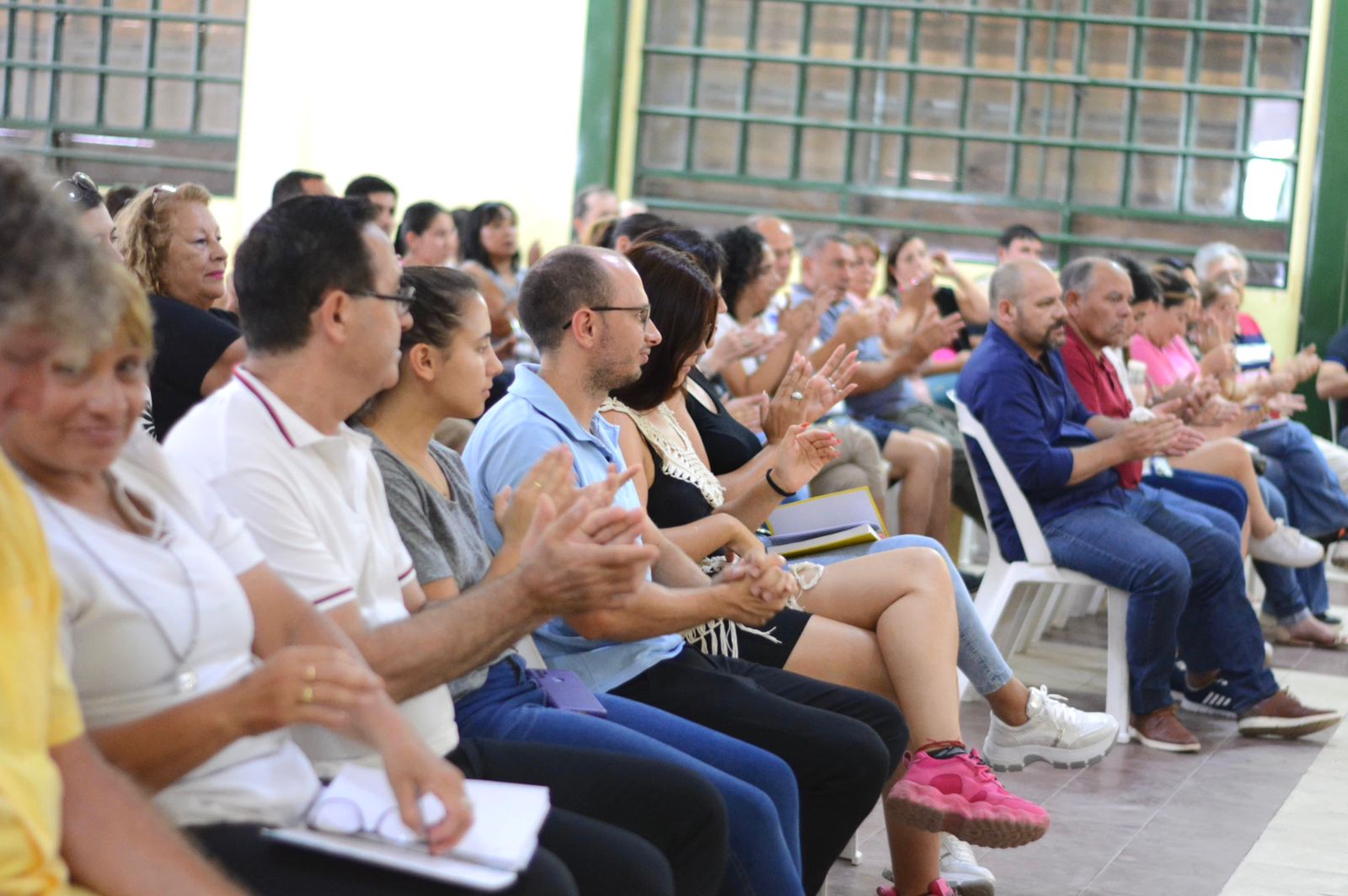 *VILLA ÁNGELA: FUNCIONARIOS DEL GOBIERNO PROVINCIAL ATENDIERON DEMANDAS DE VECINOS E INSTITUCIONES*