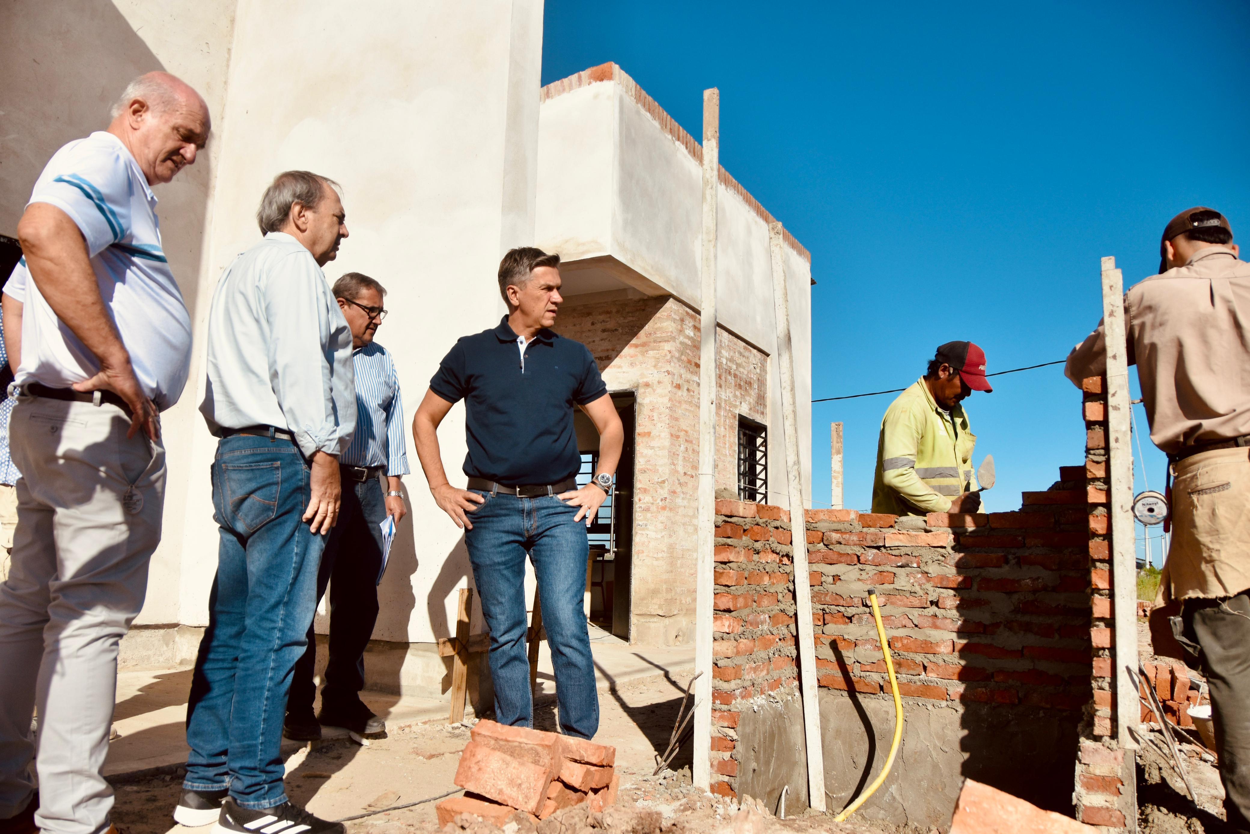 *ZDERO SUPERVIS&Oacute; EL AVANCE DE OBRAS DE VIVIENDAS EN LA CHACRA 214 Y RATIFIC&Oacute; EL COMPROMISO CON EL ACCESO A LA CASA PROPIA*