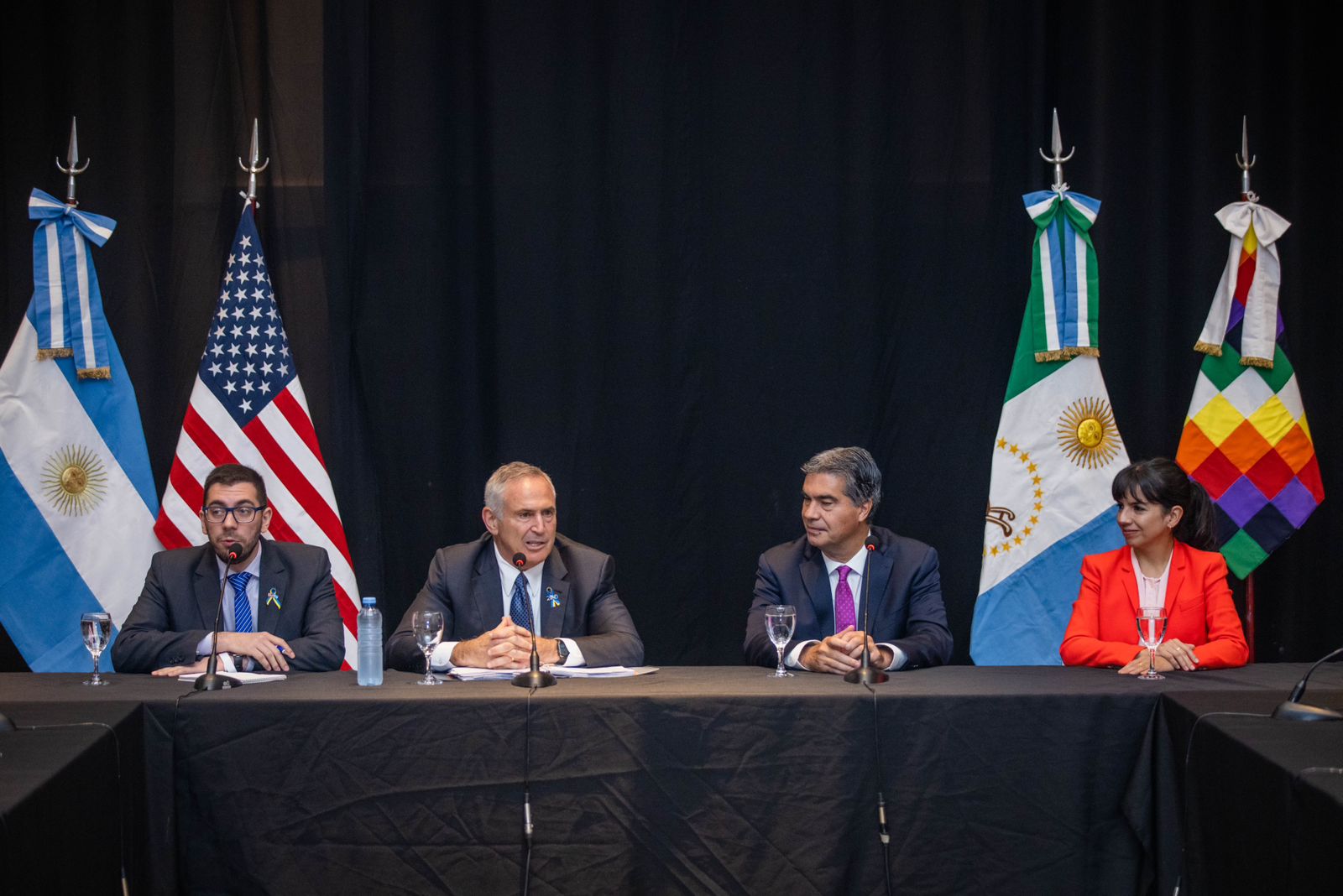 *CAPITANICH RECIBIÓ AL EMBAJADOR DE EEUU Y AFIANZARON RELACIONES COMERCIALES CON EL GOBIERNO Y EMPRESAS CHAQUEÑAS*