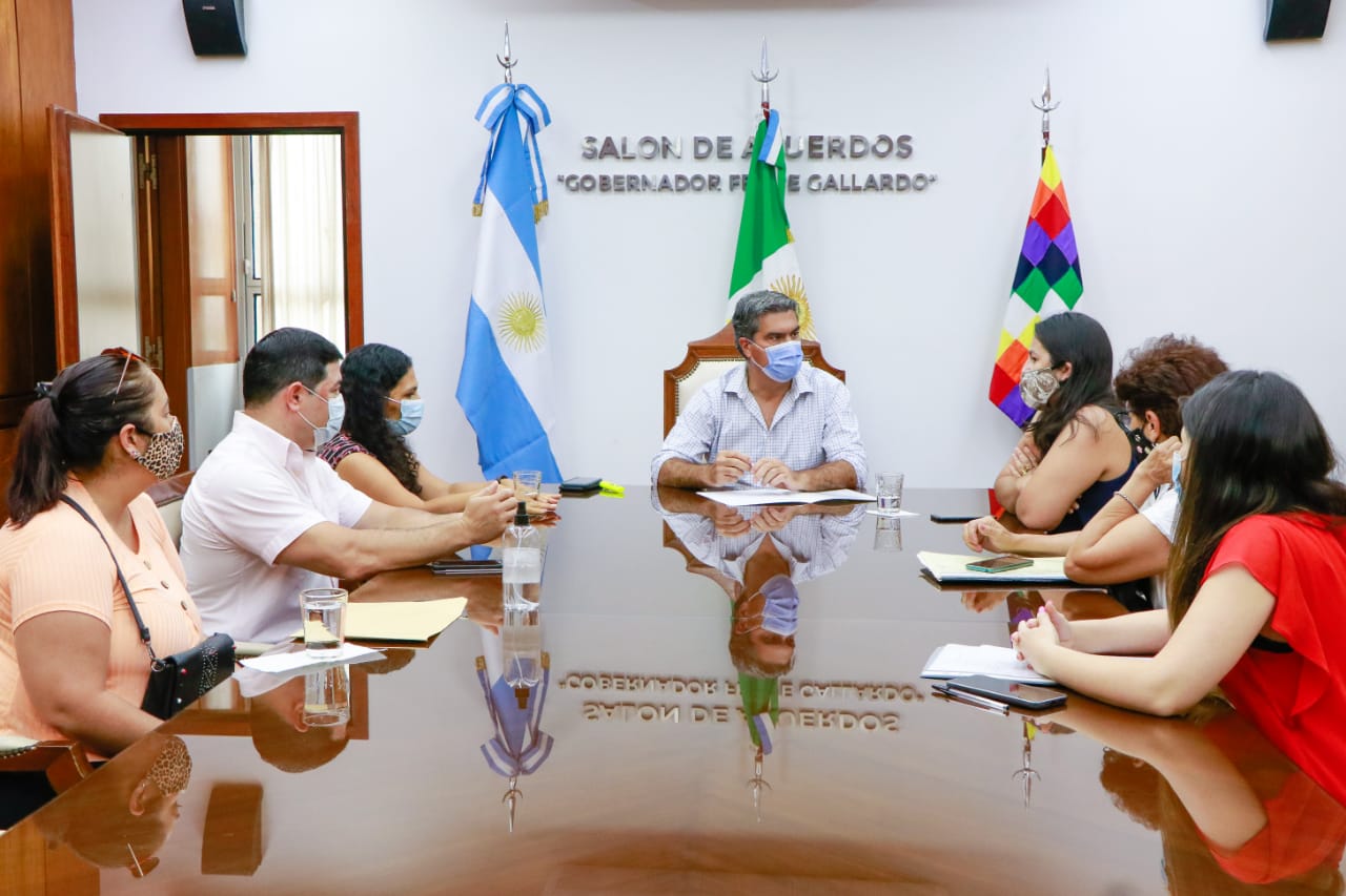 CAPITANICH RECIBIÓ A LOS AUTOCONVOCADOS POR PLANES DE AHORRO Y LLEVARÁ SUS DEMANDAS ANTE EL GOBIERNO NACIONAL