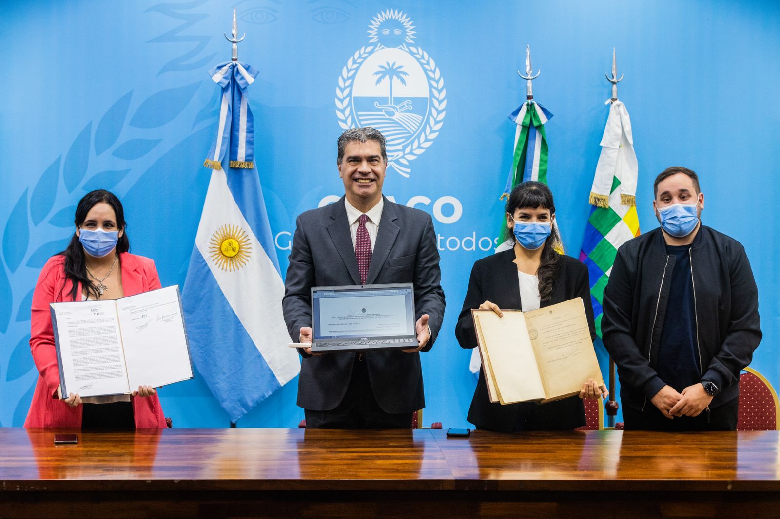 *HACIA LA DESPAPELIZACIÓN DEFINITIVA: CAPITANICH FIRMÓ EL PRIMER DECRETO DIGITAL DE LA PROVINCIA*