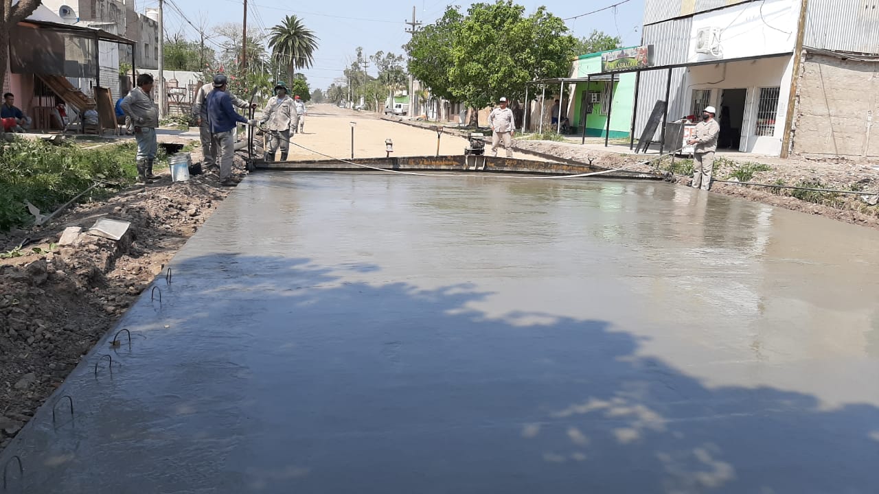 PAPP SUPERVISÓ LA OBRA DE PAVIMENTO EN  OSUNA DE MAS DE 8 METROS DE ANCHO