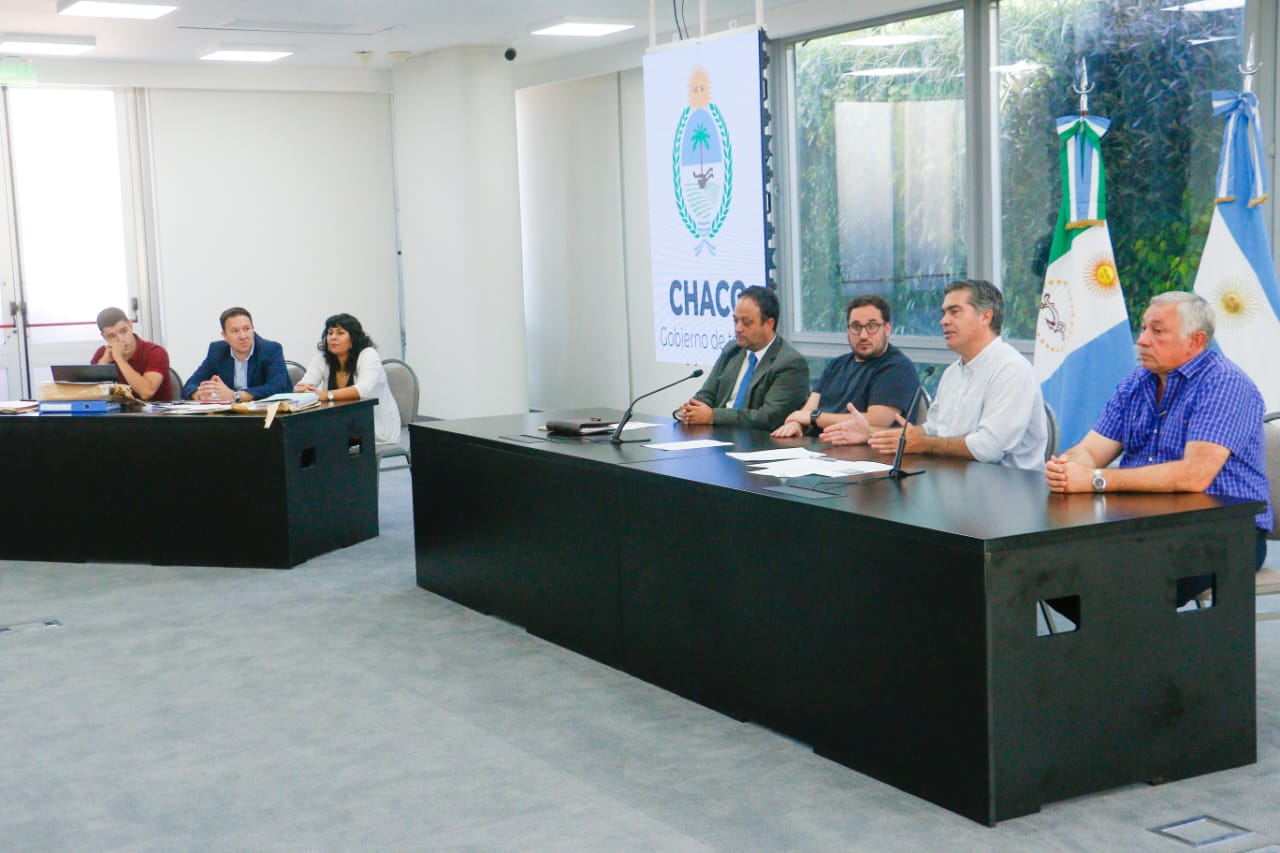 *EL GOIERNO PROVINCIAL LLAMÓ A LICITACIÓN PARA LA REPAVIMENTACIÓN DE LA AV. 9 DE JULIO Y LA PAVIMENTACIÓN DE LA AV. ARRIBALZAGA DE RESISTENCIA*