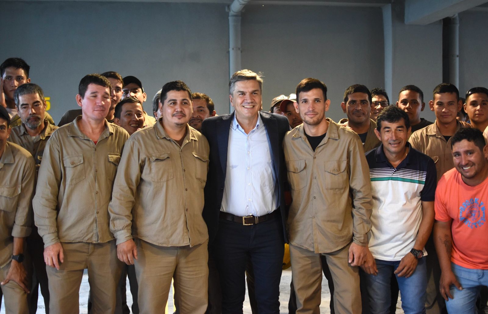 EN EL DÍA DEL TRABAJADOR DE LA CONSTRUCCIÓN, EL GOBERNADOR ACOMPAÑÓ LA INAUGURACIÓN DEL EDIFICIO “SOLAR BELGRANO