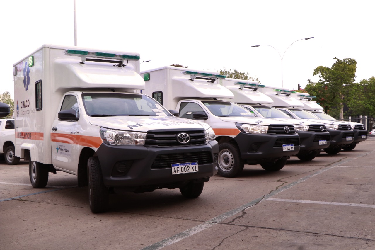 EL GOBIERNO ENTREGÓ OTRAS NUEVE AMBULANCIAS PARA DIFERENTES COMUNIDADES DE LA PROVINCIA