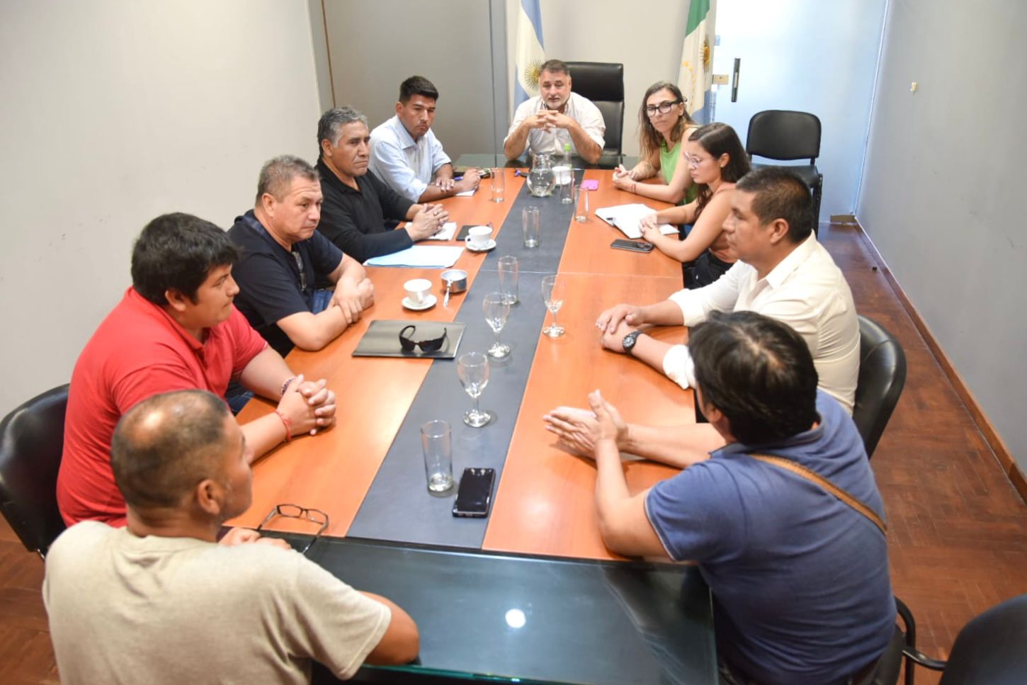 *GOBIERNO Y EL IDACH ACORDARON LLEGAR CON EL PROGRAMA “ÑACHEC” A LAS COMUNIDADES ORIGINARIAS*