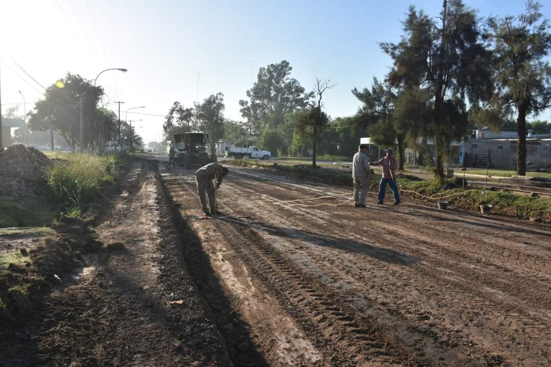 EL INTENDENTE ADALBERTO PAPP RECORRIÓ EL BOULEVARD SAN MARTIN DONDE SE COMENZÓ CON EL PAVIMENTO