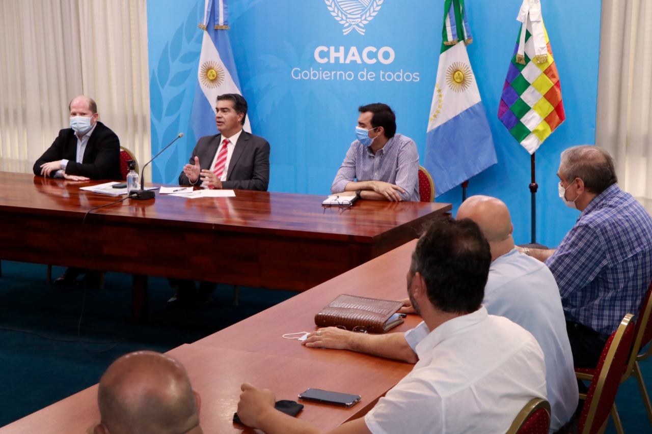 Será en diciembre de cara a las fiestas de fin de año en una expresión de confraternidad por la paz. En próximas reuniones definirán la fecha exacta y el lugar._  El gobernador Jorge Capitanich y el ministro de Gobi