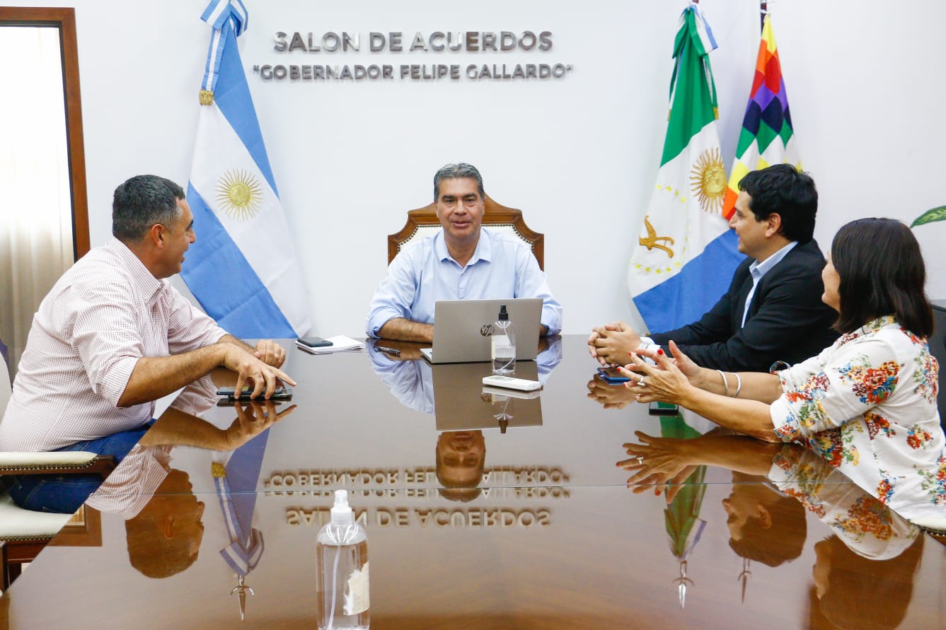 *CAPITANICH Y VETERINARIOS ANALIZAN LA ACTUALIZACIÓN DE LA LEY QUE REGULA EL EJERCICIO PROFESIONAL DEL SECTOR*