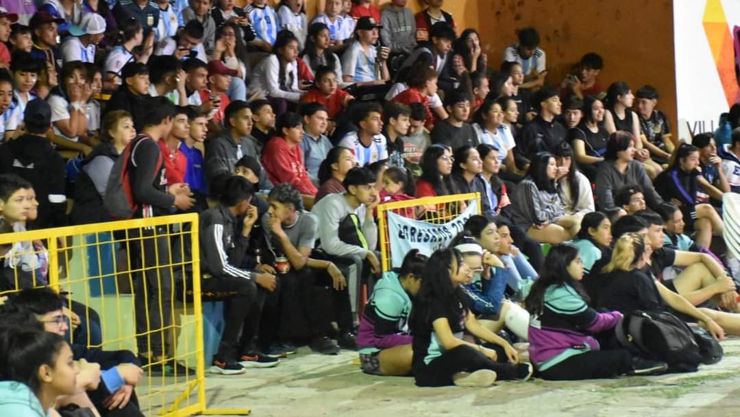 ESTUDIANTINA 2022 | MÁS DE 40 EQUIPOS PARTICIPAN EN EL TORNEO DE VOLEY MIXTO