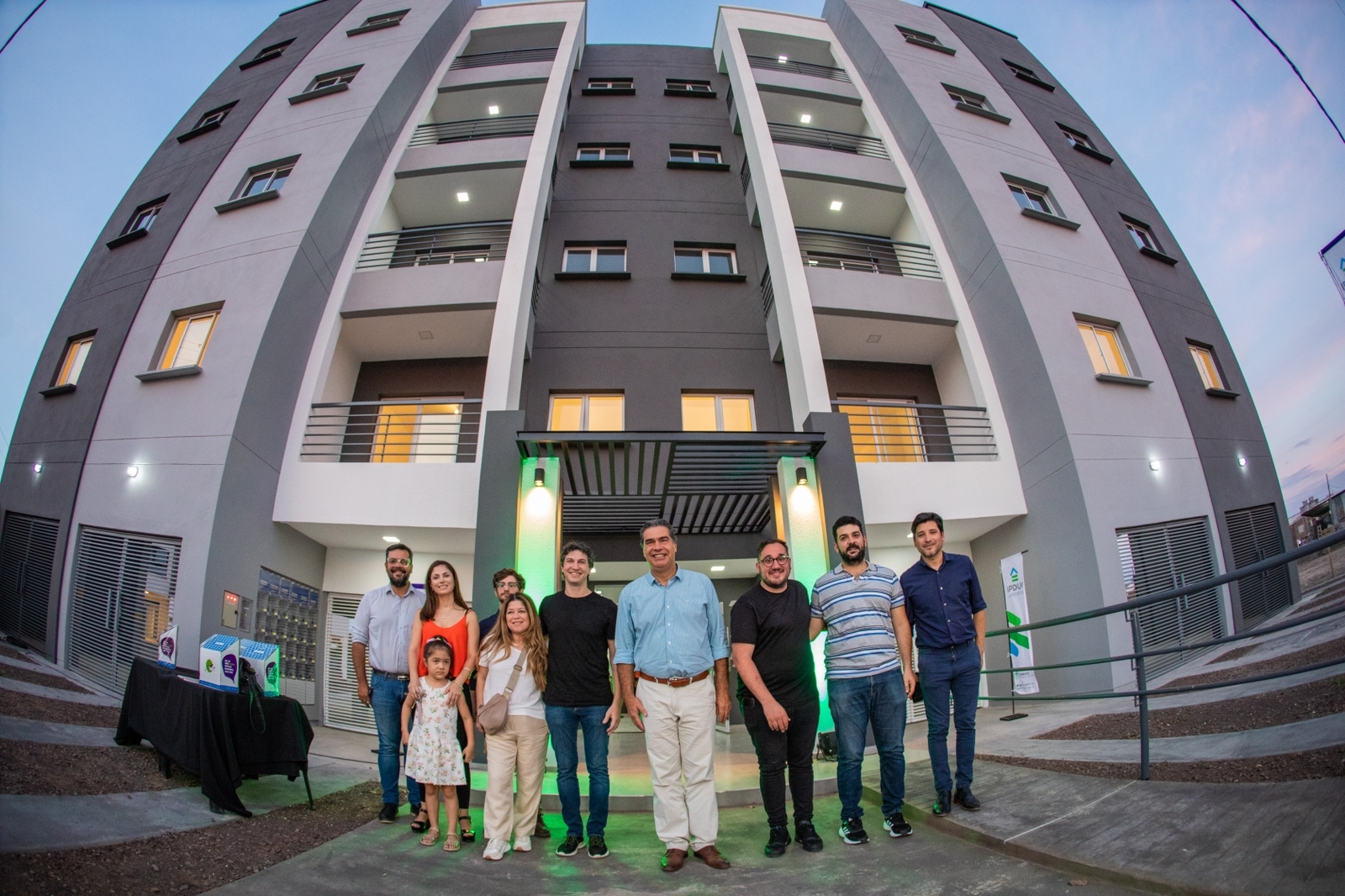 *EN RESISTENCIA, CAPITANICH ENTREGÓ 24 DEPARTAMENTOS PARA FAMILIAS CHAQUEÑAS COMO PARTE DEL PROYECTO “MI HOGAR I”*