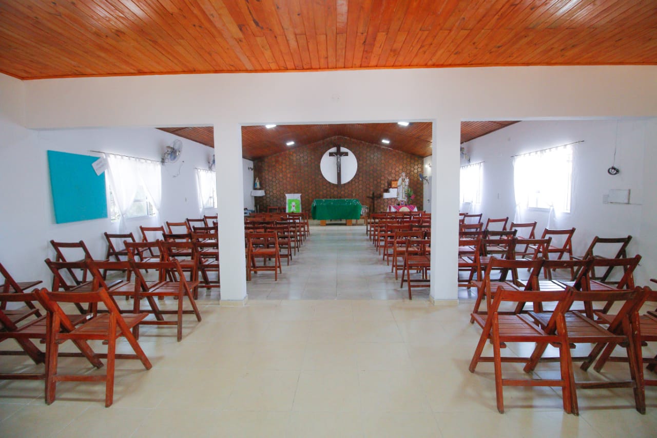 EL GOBERNADOR RECORRIÓ LAS OBRAS DE REFACCIÓN Y AMPLIACIÓN DE LA CAPILLA CRISTO LIBERADOR