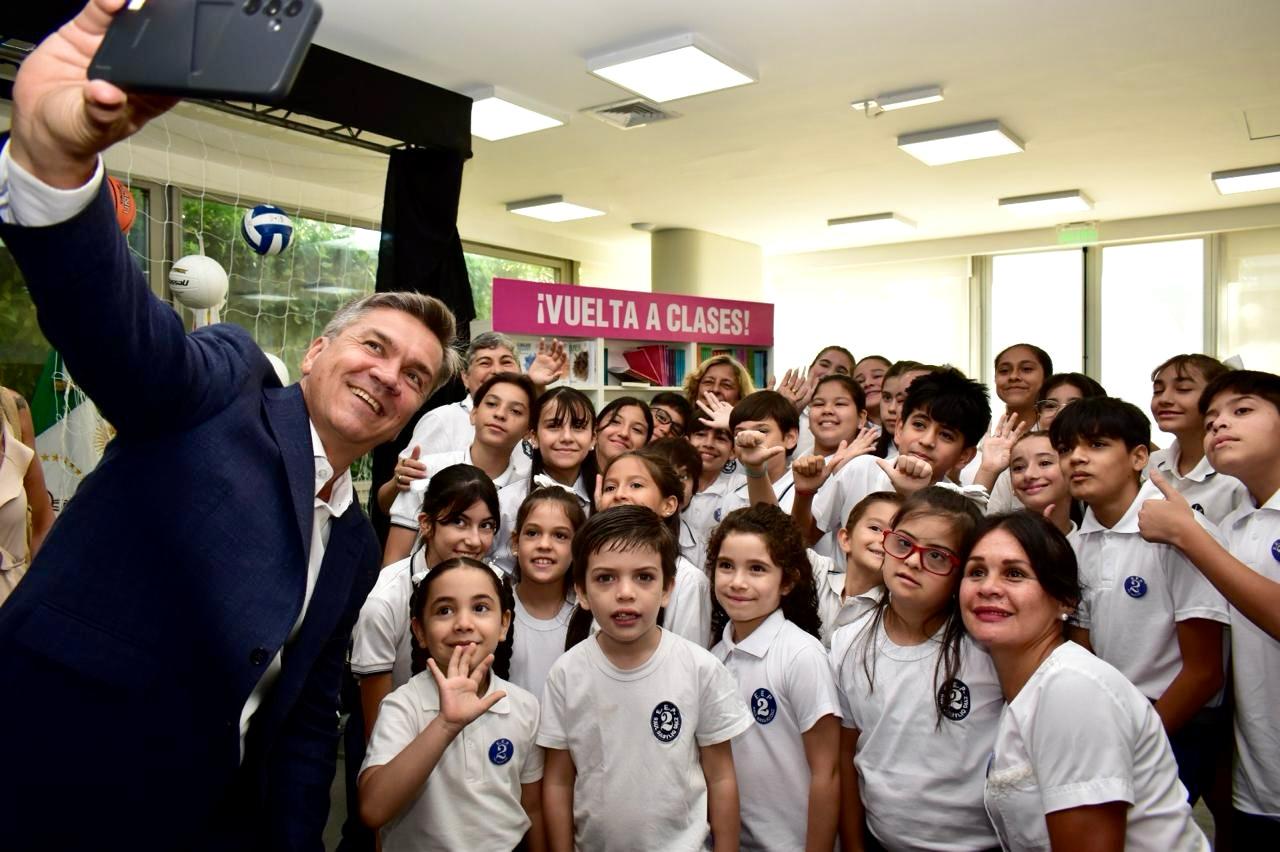 VUELTA A CLASES: EL GOBERNADOR ZDERO ANUNCIÓ ENTREGA DE ELEMENTOS DEPORTIVOS, PARTIDAS DE SOSTENIMIENTO E INSUMOS PARA TODAS LAS ESCUELAS CHAQUEÑAS