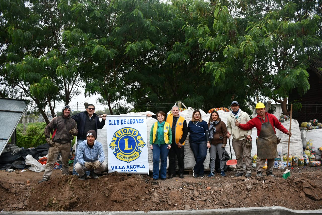 EL CLUB DE LEONES DE VILLA ANGELA ENTREGÓ 3 TONELADAS DE TAPITAS A LA FUNDACIÓN CIUDAD LIMPIA DE RESISTENCIA CHACO