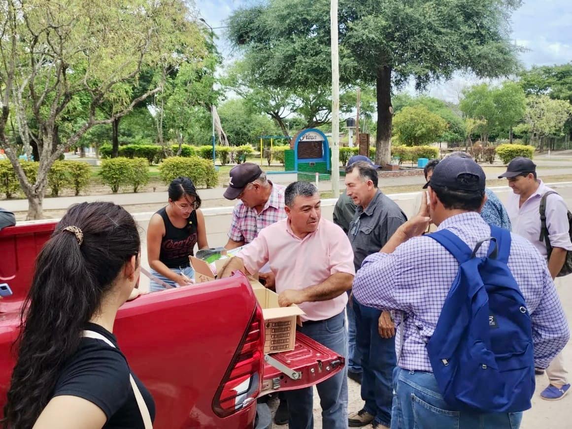 *EL GOBIERNO DEL CHACO COMENZÓ A ENTREGAR SEMILLAS Y COMBUSTIBLE A  CONSORCIOS RURALES*