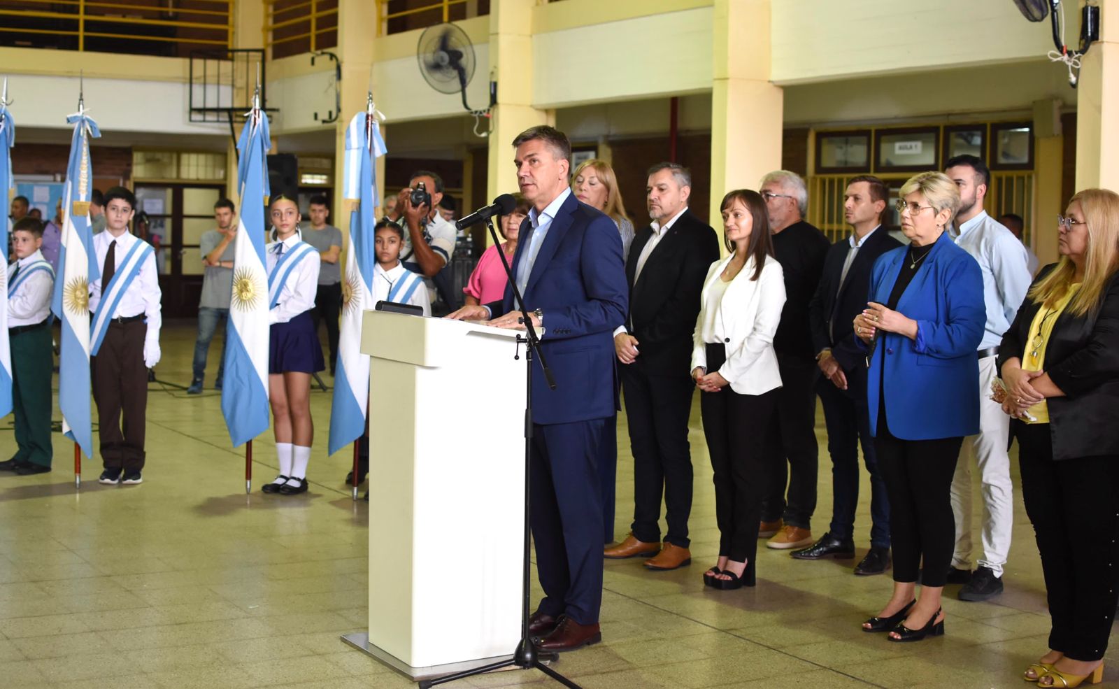 *ZDERO ANUNCIÓ ENTREGA DE BANDERAS PARA TODAS LAS ESCUELAS, PARTIDAS DE SOSTENIMIENTO ESCOLAR E INVERSIÓN EN EDIFICIOS ESCOLARES*