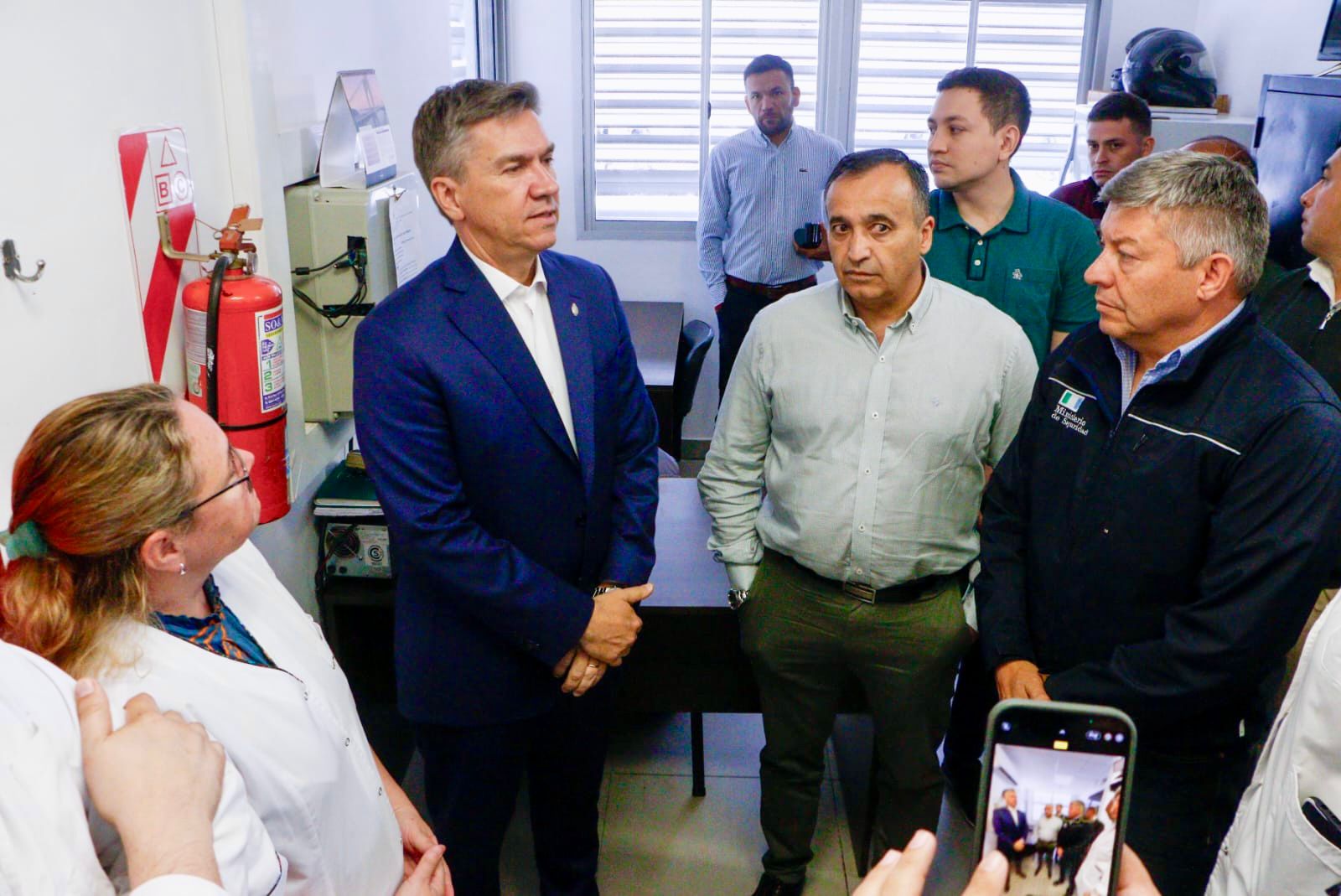*HOSPITAL PERRANDO: EL GOBERNADOR ZDERO INAUGURÓ UN FLAMANTE SISTEMA DE SEGURIDAD DOTADO DE 64 CÁMARAS NUEVAS*