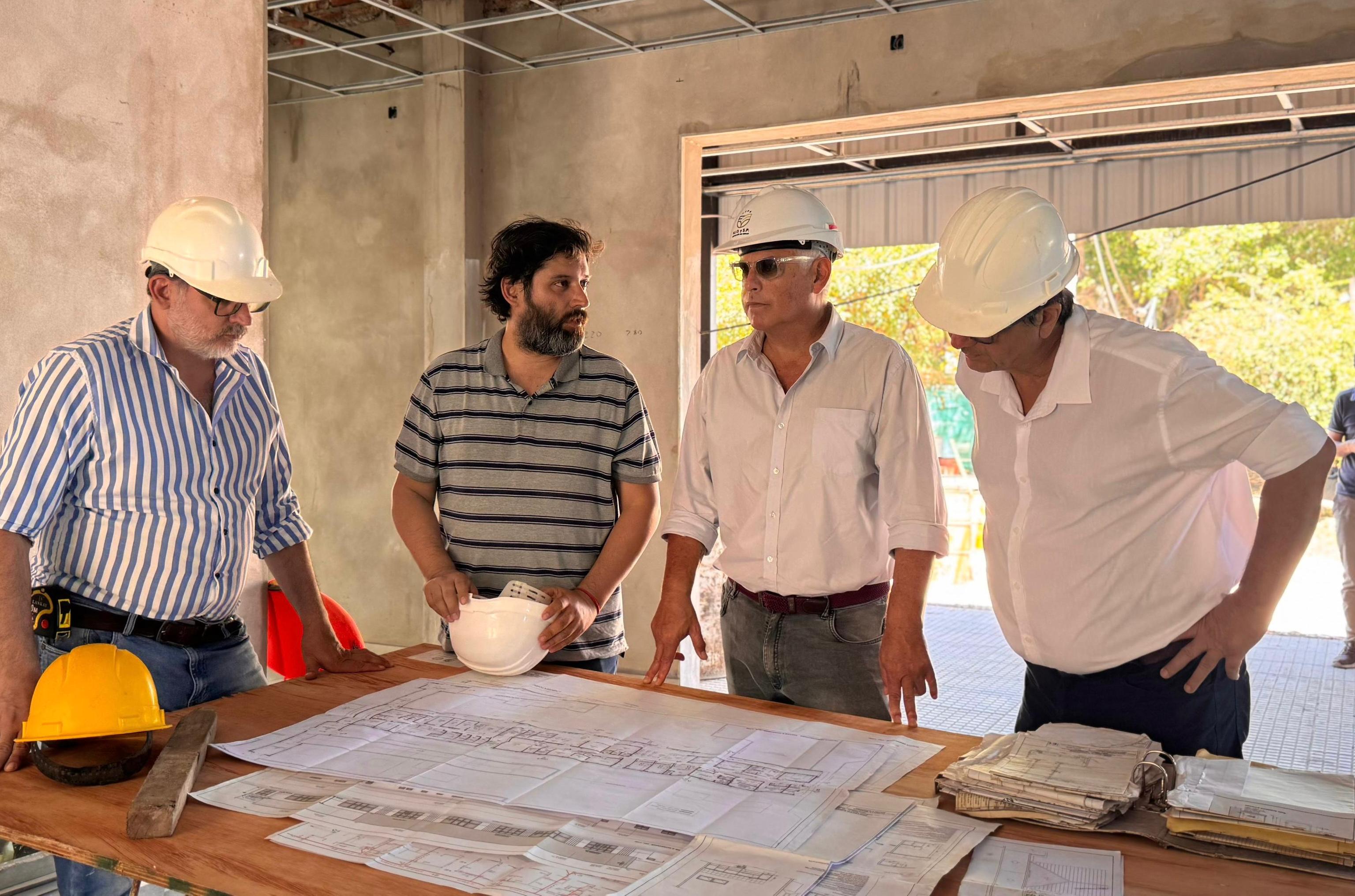 *CON FONDOS PROVINCIALES, AVANZAN LAS OBRAS EN EL HOSPITAL DE VILLA &Aacute;NGELA*