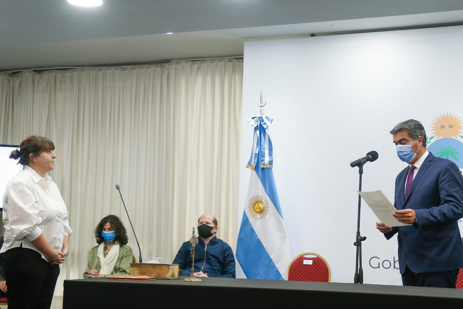 EL GOBERNADOR TOMÓ JURAMENTO CAROLINA CENTENO, LA NUEVA MINISTRA DE SALUD