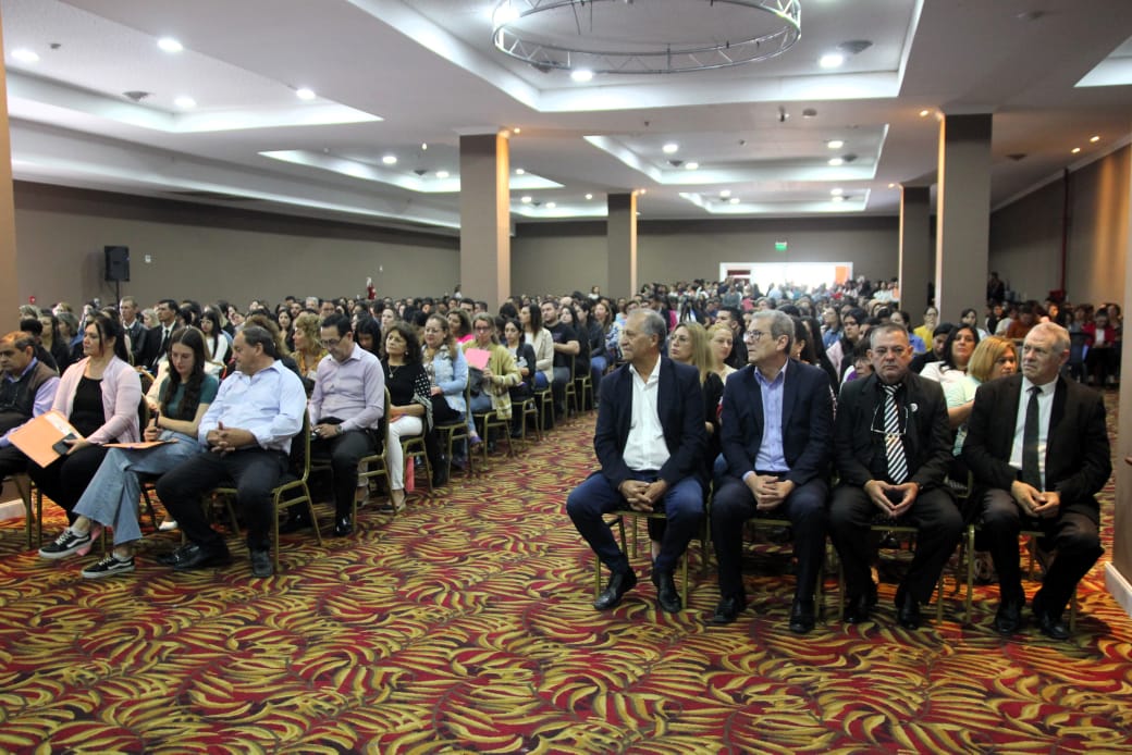 EN VILLA ÁNGELA, CON MÁS DE 500 DOCENTES , SE LLEVA A CABO EL PRIMER CONGRESO PROVINCIAL DE EDUCACIÓN PÚBLICA