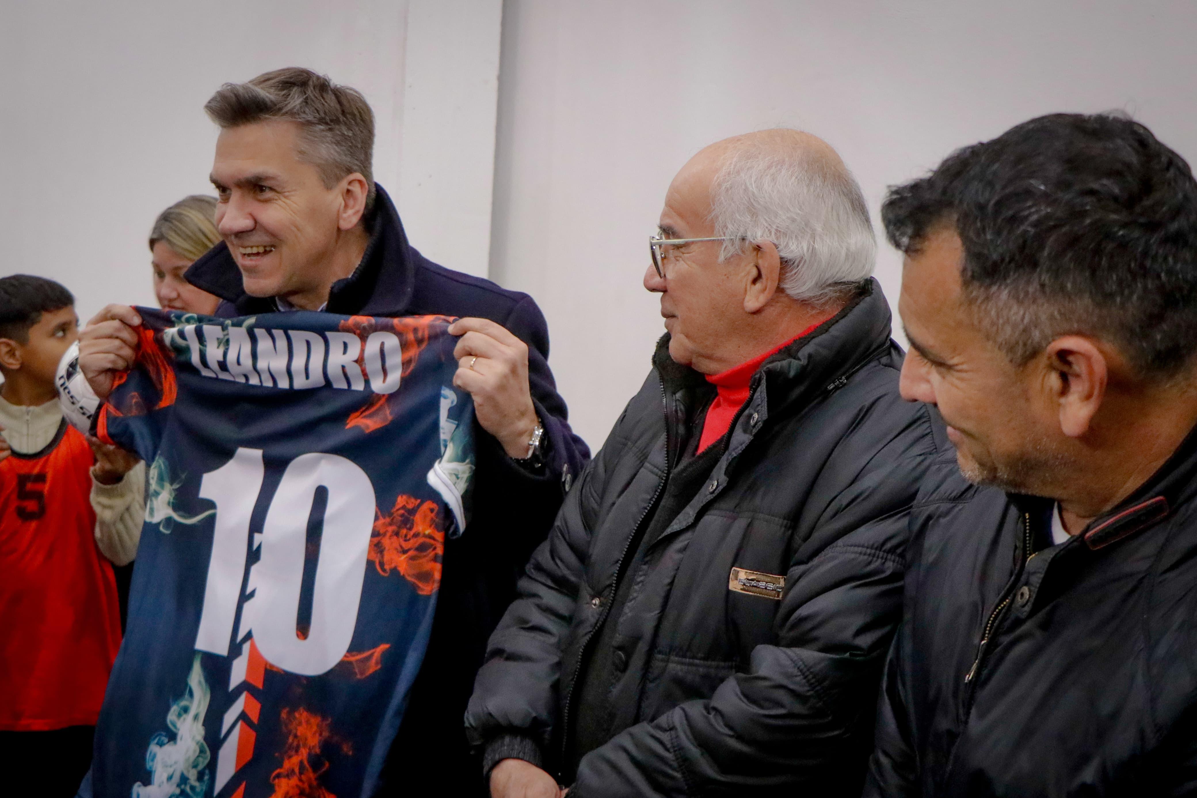 COMPROMISO CON EL DEPORTE: EL GOBERNADOR ZDERO INAUGURÓ LAS REFACCIONES DEL CLUB SAN FERNANDO DE RESISTENCIA