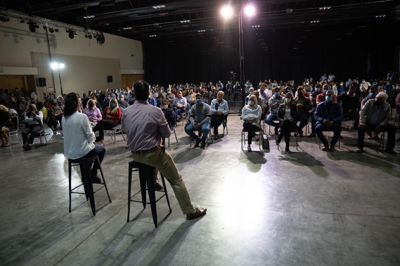 *EN REUNIÓN CON INTENDENTES, GABINETE Y REFERENTES, CAPITANICH LLAMÓ A “DESPOJARNOS DEL TRAJE DE FUNCIONARIOS Y PONERNOS LAS ZAPATILLAS MILITANTES”*
