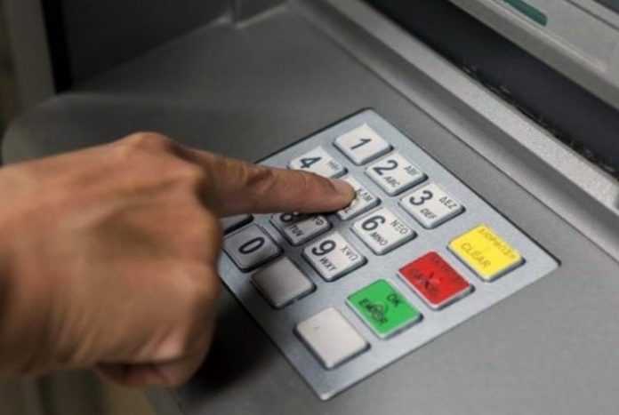 HOY COBRAN PASIVOS Y MAÑANA SECTOR ACTIVO Comienza el pago de salarios a la Administración Pública Provincial