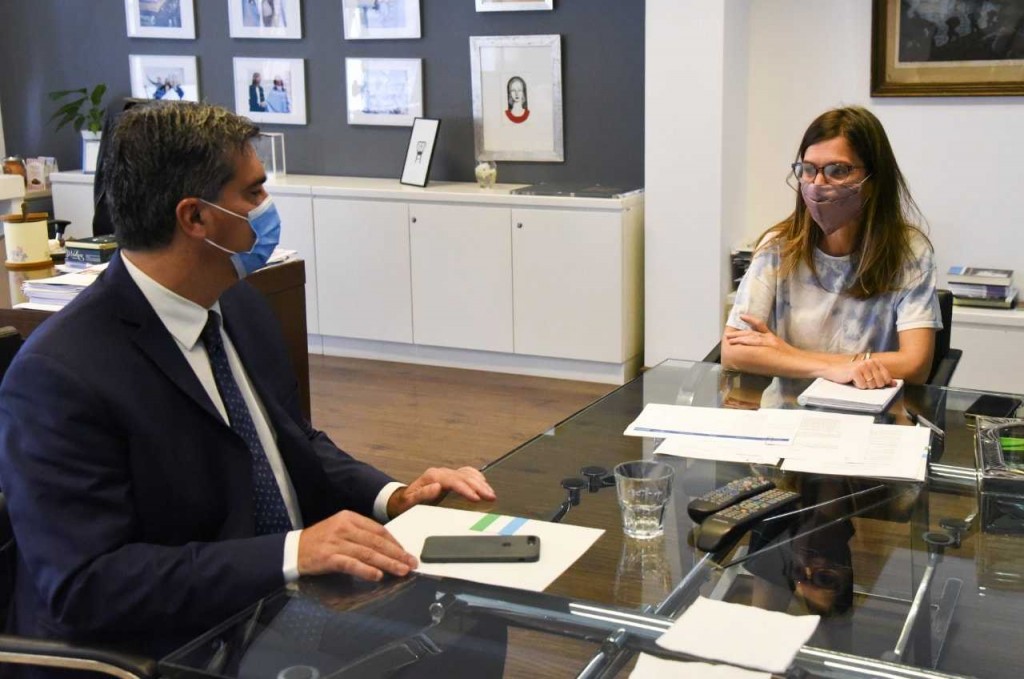 Junto al gobernador Capitanich, Fernanda Raverta recorre el Impenetrable