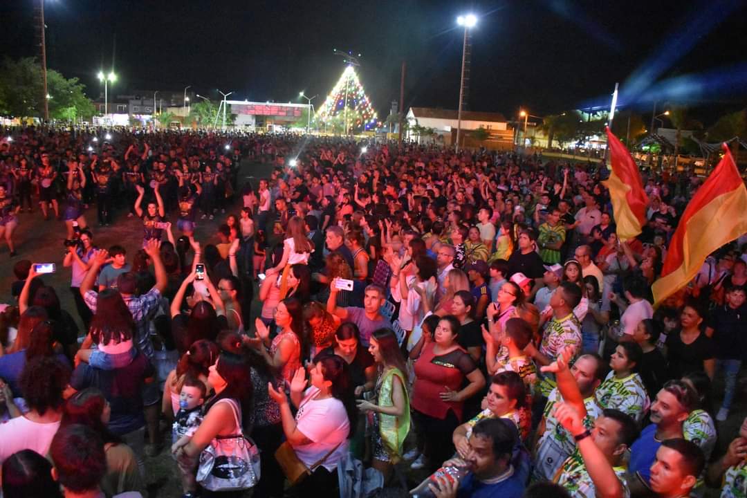 GRAN CONCURRENCIA EN LA CORONACIÓN DE REINAS DE LOS MEGA CARNAVALES