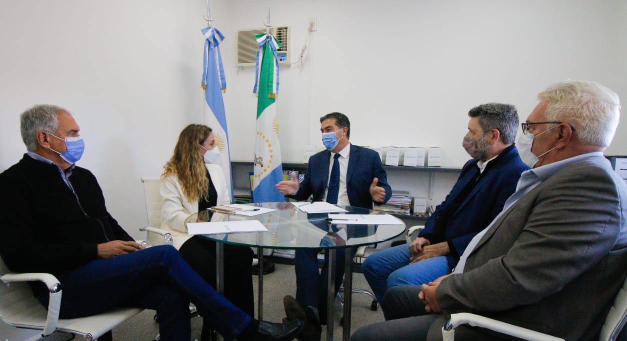 *AUTORIDADES NACIONALES RECONOCIERON A LABORATORIOS CHAQUEÑOS Y VERIFICARON LA PRODUCCIÓN LOCAL DE KITS DE DIAGNÓSTICO*