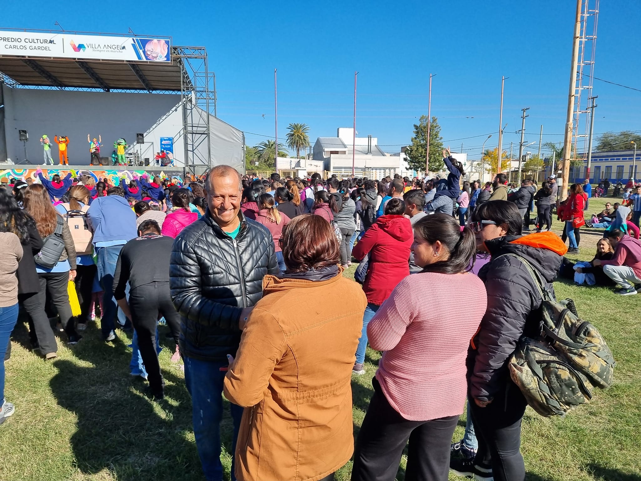 MULTITUDINARIO FESTEJO DEL DÍA DE JARDINES DE INFANTES Y MAESTRAS JARDINERAS EN VILLA ÁNGELA 