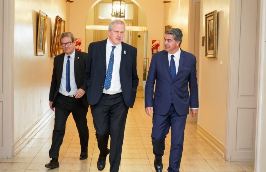 PERCZYK Y CAPITANICH LANZAN ESTE LUNES LA JORNADA ESCOLAR AMPLIADA E INAUGURAN LA REFACCIÓN DEL HISTÓRICO EDIFICIO DE LA EEP N° 2 DE RESISTENCIA